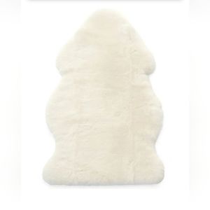 Sheepskin rug for babies
